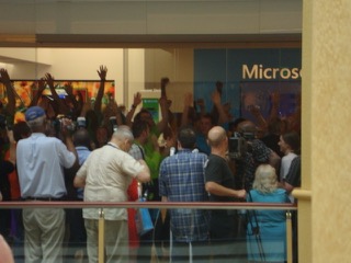 Microsoft's_Grand_Opening_at_Somerset_Mall_in_Troy_MI.jpg